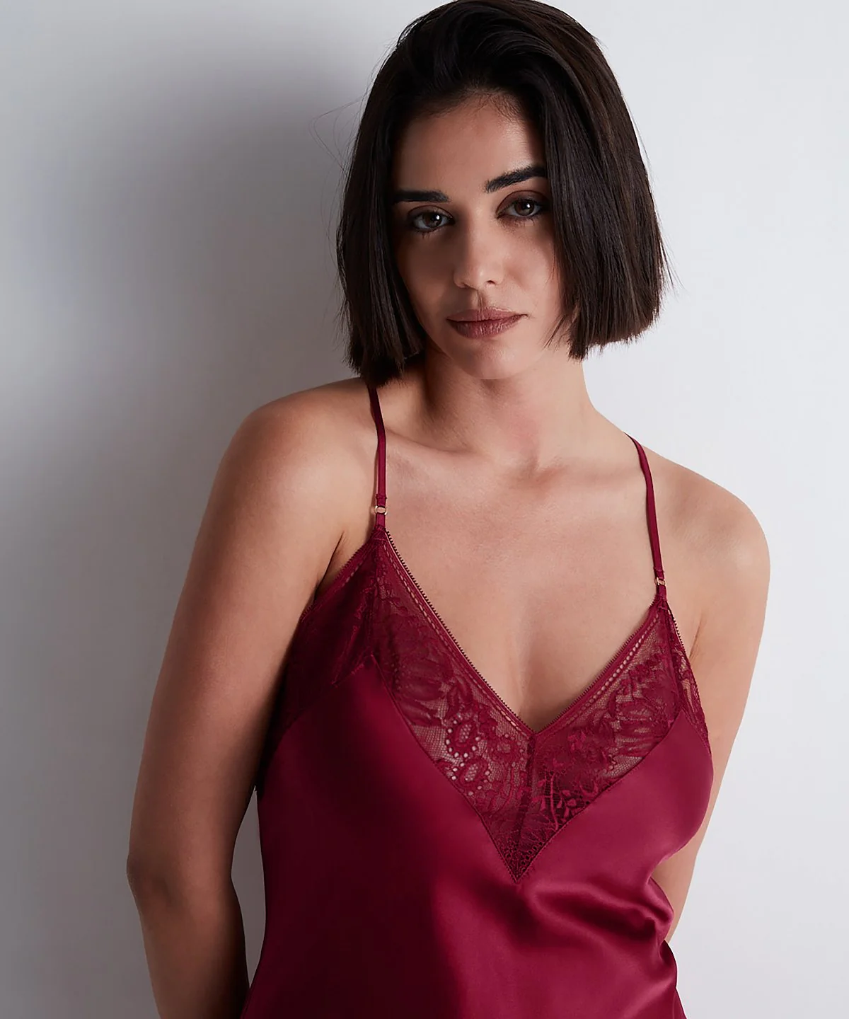 Midnight Whisper Nuisette Crimson Red - Image 3